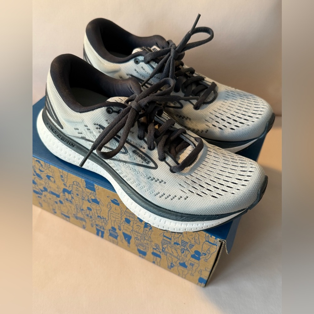 Brooks Glycerin 19 size 6 women’s - new in box
